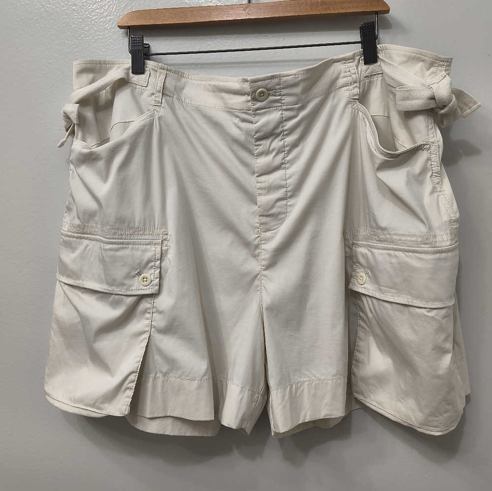 Lauren Ralph Lauren Women's Twill Cargo Shorts Winter Cream Size 18W Minimalist